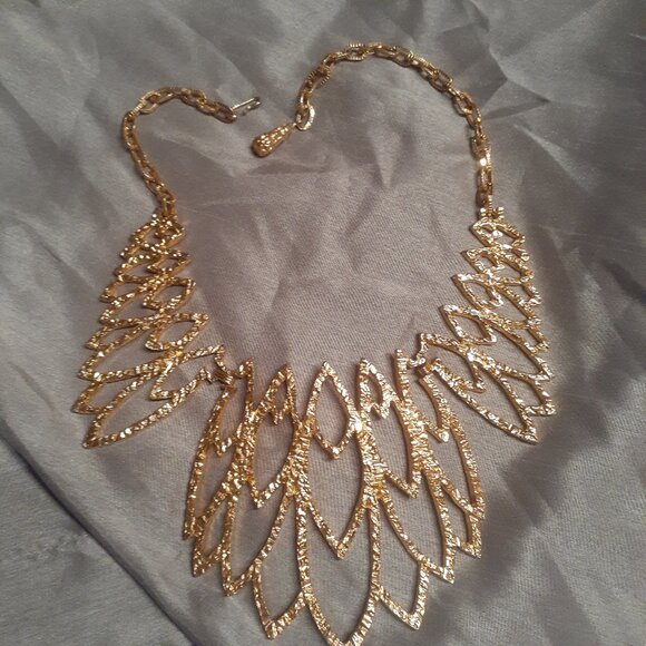 Stunning Celebrity NY "Cleopatra" style bib Necklacelace - Picture 8 of 10